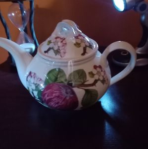 This is a beautiful APRICOT PORTMEIRION PAMONA OLDER BACK STAMPS TEAPOT.